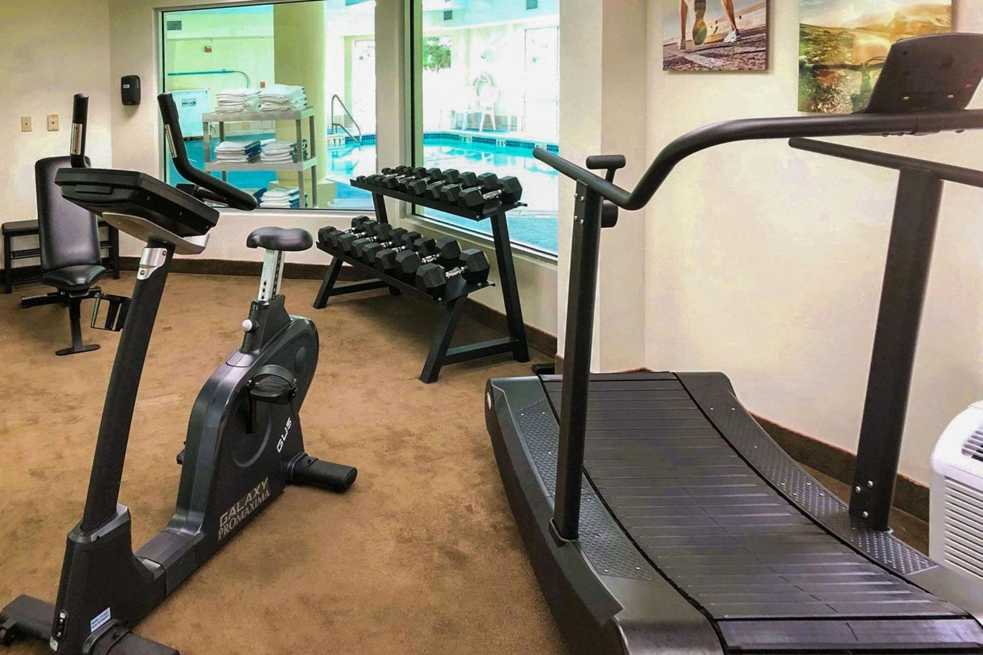 Comfort Inn & Suites Mount Pocono Zewnętrze zdjęcie