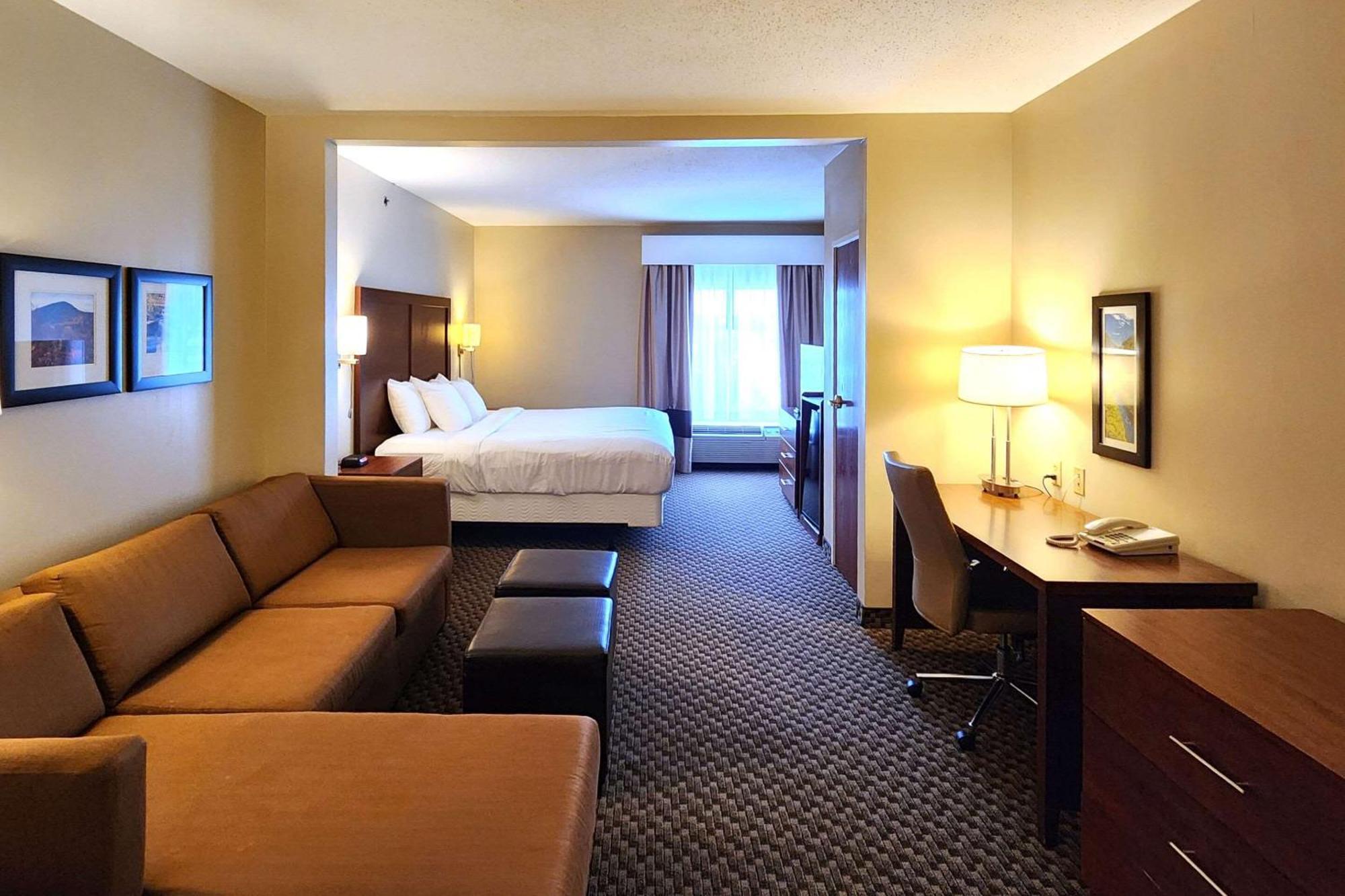 Comfort Inn & Suites Mount Pocono Zewnętrze zdjęcie