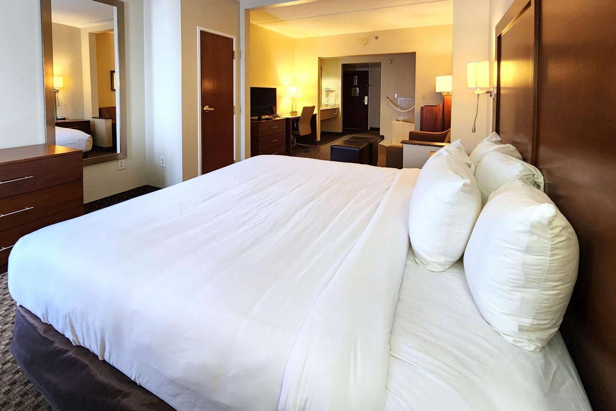 Comfort Inn & Suites Mount Pocono Zewnętrze zdjęcie