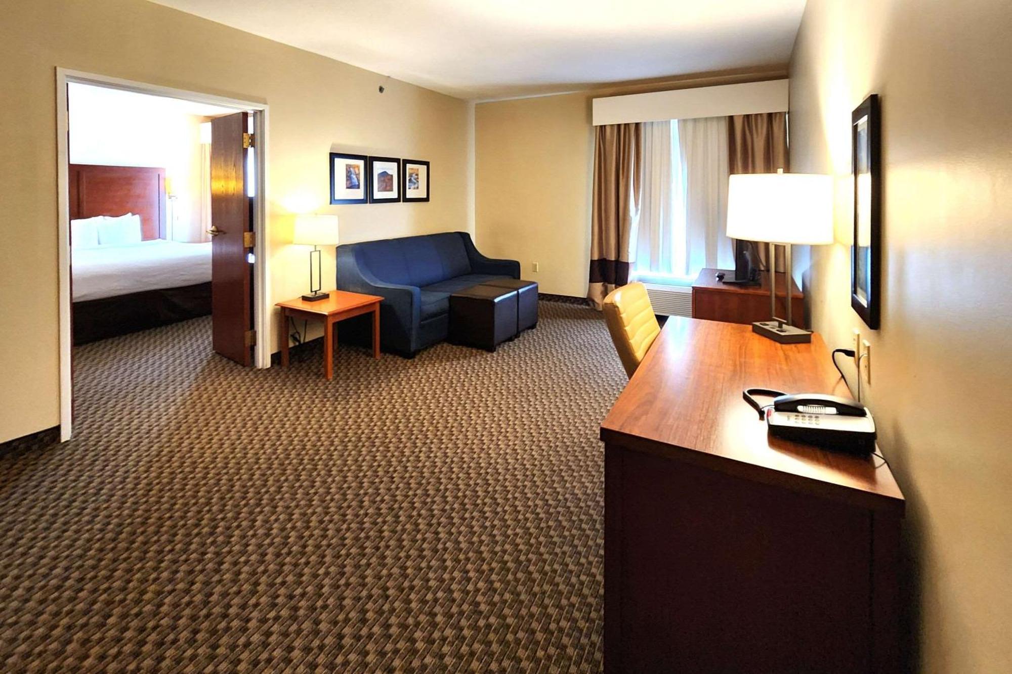 Comfort Inn & Suites Mount Pocono Zewnętrze zdjęcie