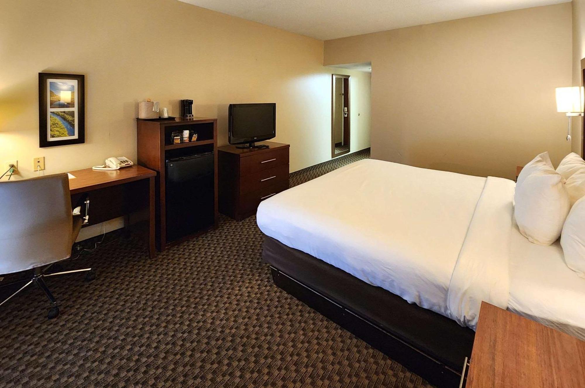 Comfort Inn & Suites Mount Pocono Zewnętrze zdjęcie
